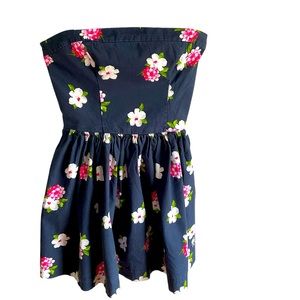 Vintage Abercrombie strapless floral dress. Lined. Elastic back Boning on sides